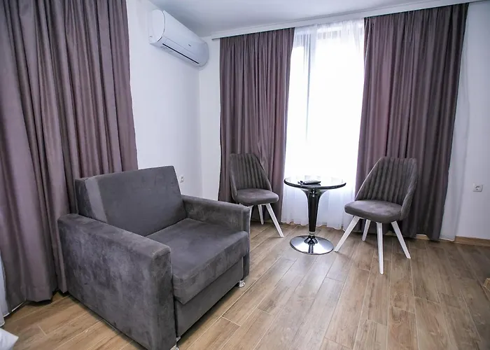 Monik Сандански